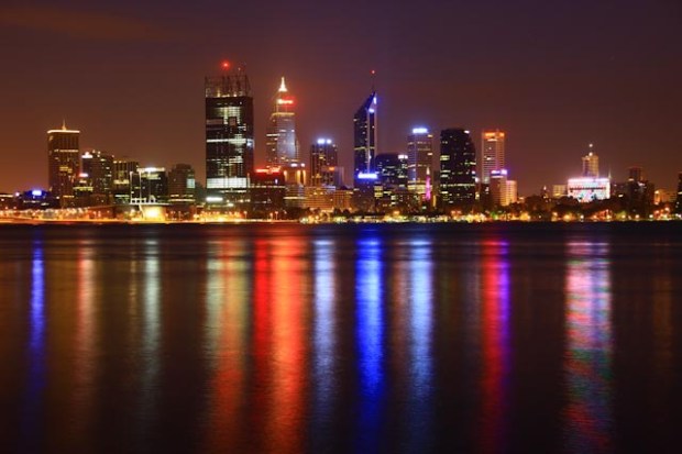 C'est beau Perth la nuit!
